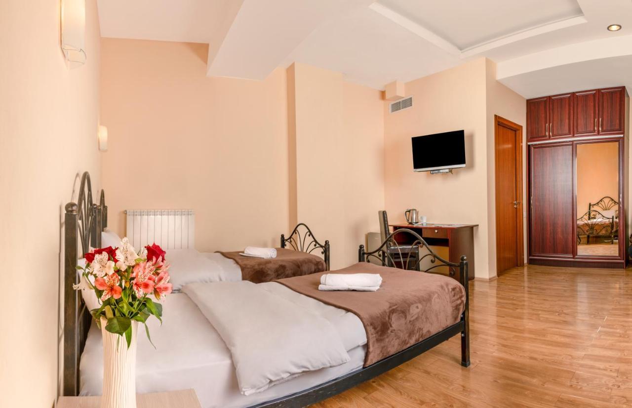 Hotel Vaki Tbilisi Esterno foto