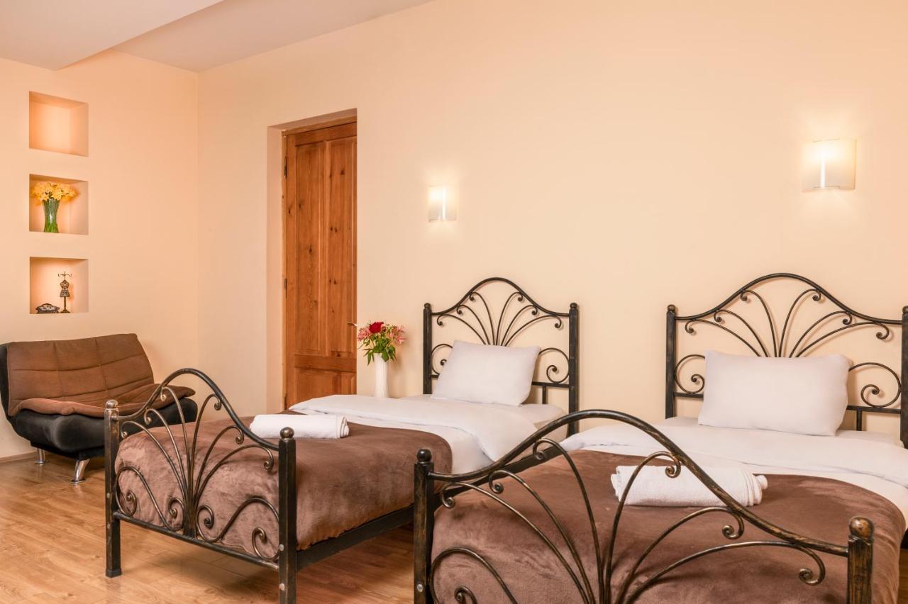 Hotel Vaki Tbilisi Esterno foto