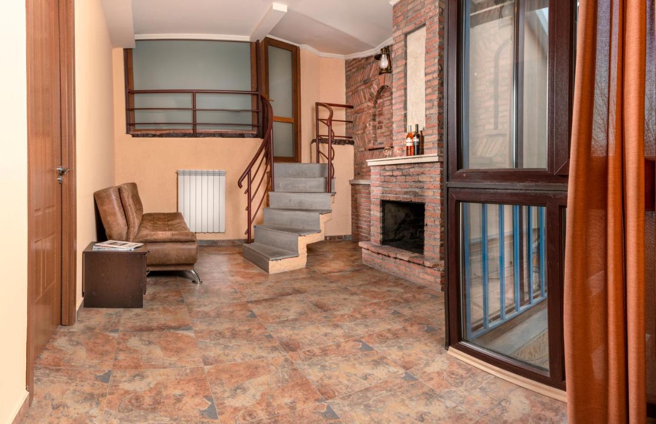 Hotel Vaki Tbilisi Esterno foto