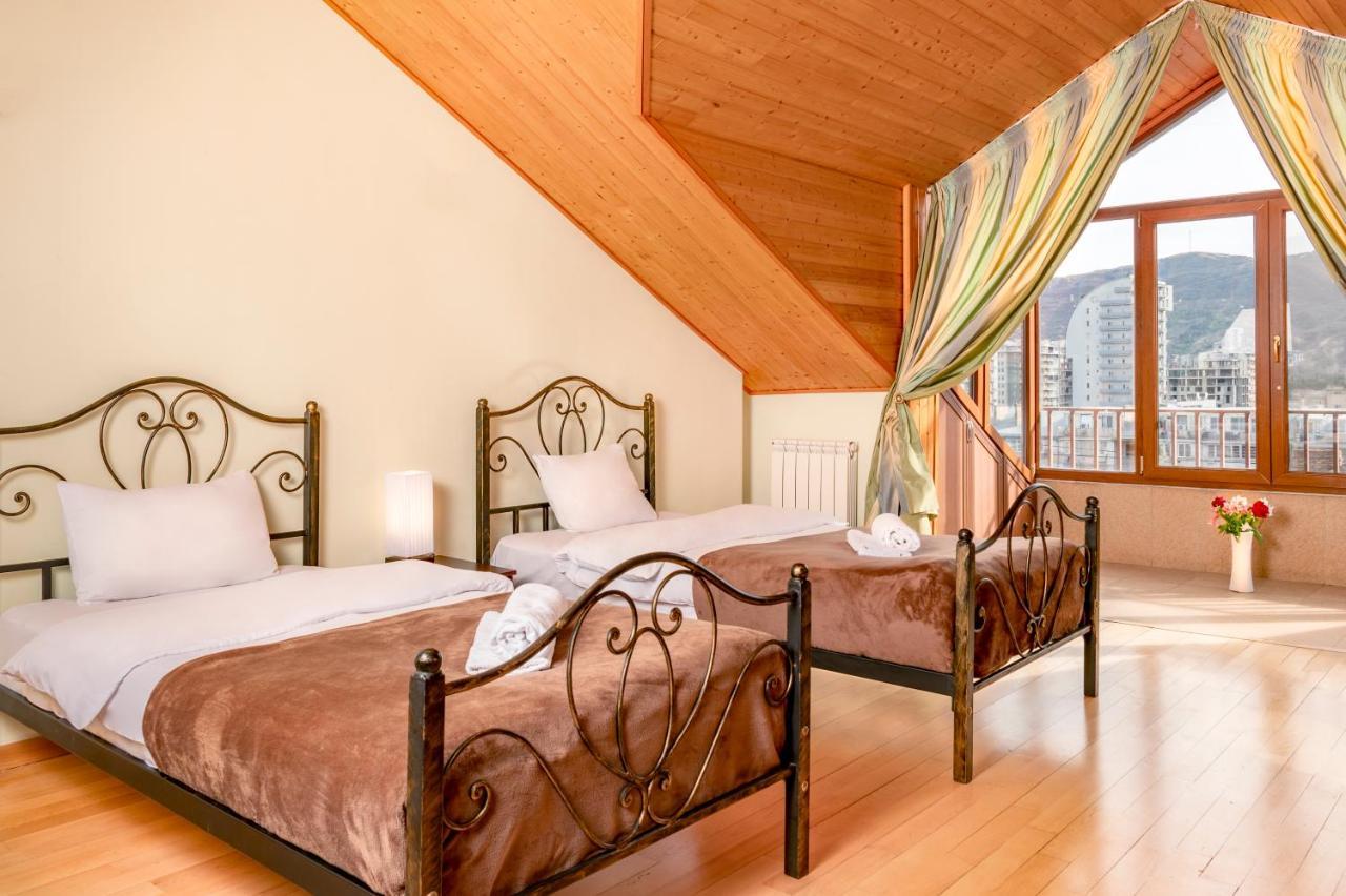 Hotel Vaki Tbilisi Esterno foto