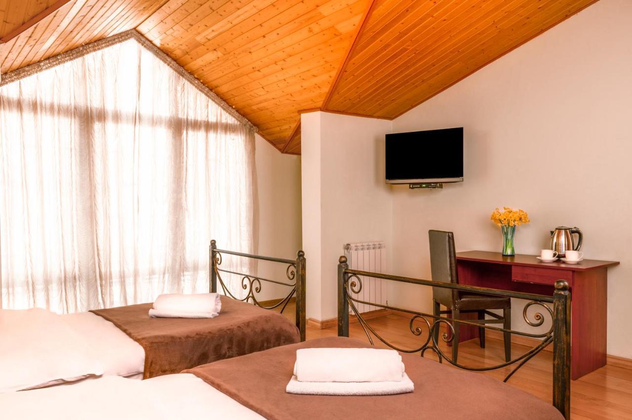 Hotel Vaki Tbilisi Esterno foto