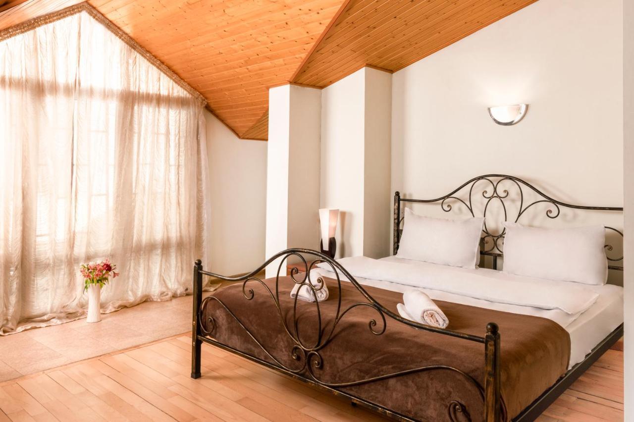 Hotel Vaki Tbilisi Esterno foto