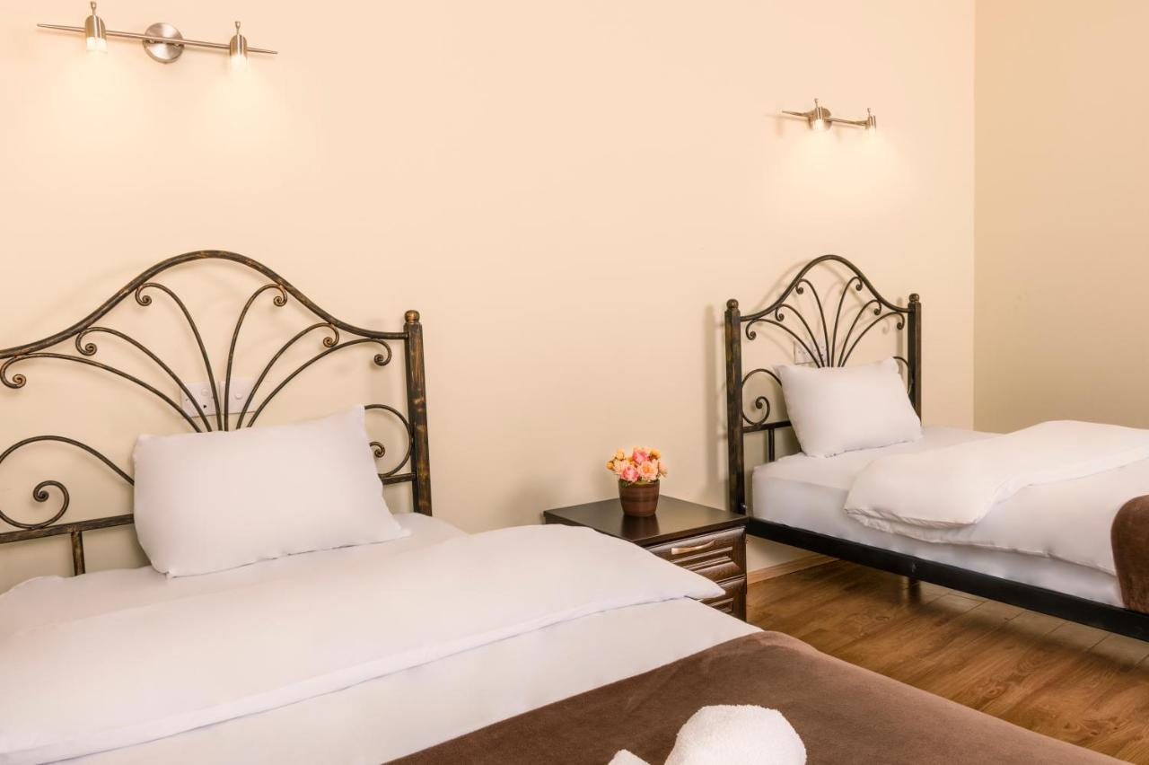 Hotel Vaki Tbilisi Esterno foto