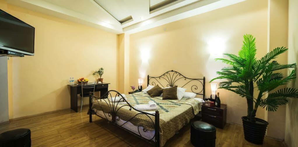 Hotel Vaki Tbilisi Esterno foto